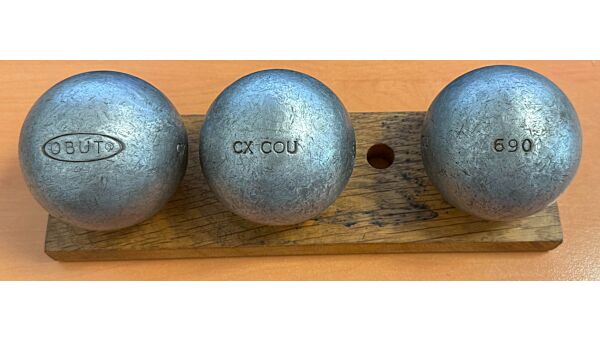 OBUT BOULE NOIRE CX Cou Lisse - 77mm - 690g