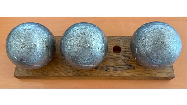 OBUT BOULE NOIRE CX Cou Striée - 75mm - 690g - 1 - gravée F.M