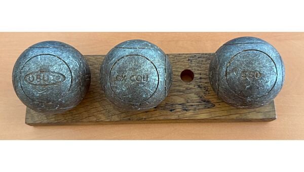 OBUT BOULE NOIRE CX Cou Striée - 73mm - 680g - 1