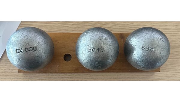 OBUT BOULE NOIRE CX Cou Lisse - 74mm - 680g